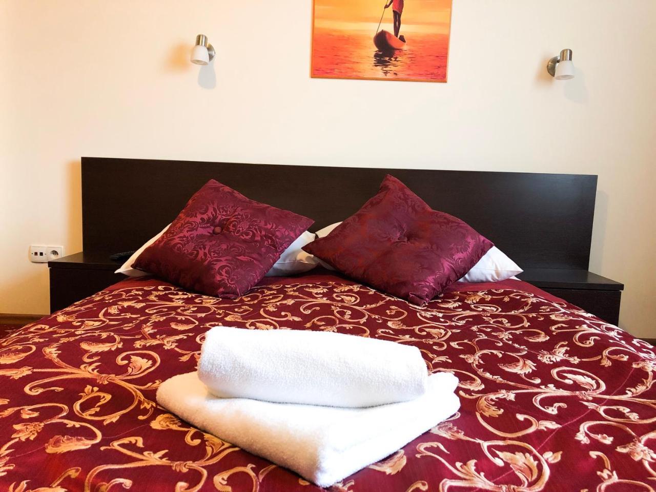 Hotel Korona ジェシュフ エクステリア 写真